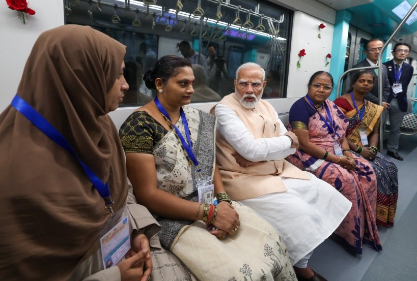 PM Modi Inaugurates Mumbai Metro 3 BKC To Aarey photo