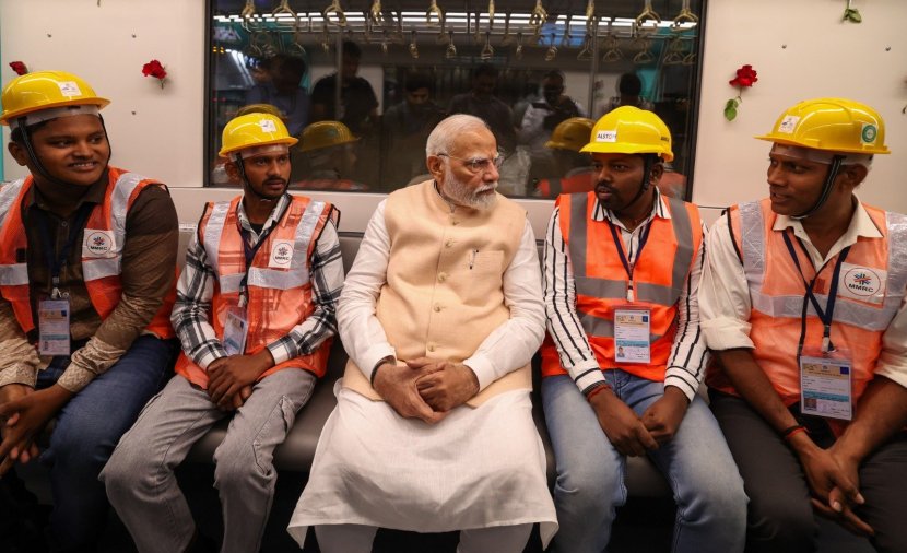 PM Modi Inaugurates Mumbai Metro 3 BKC To Aarey photo