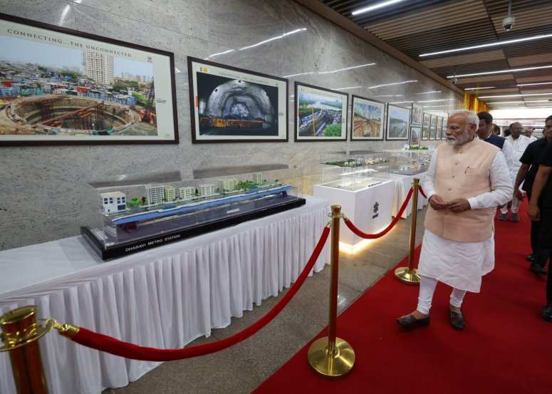 PM Modi Inaugurates Mumbai Metro 3 BKC To Aarey photo