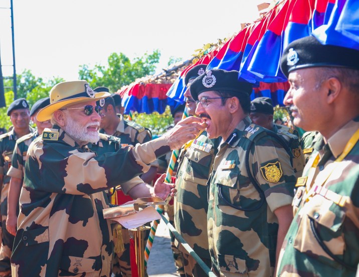 PM Modi Diwali Celebration With Army, pm modi diwali 2024, modi diwali celebration photos