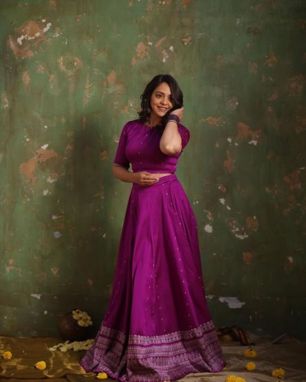 Kunjika Kalwint Purple Lehenga Look