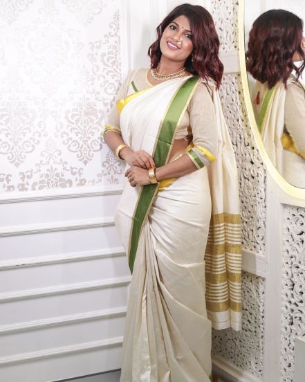 Marathi Actress White Saree Look Navratri 2024