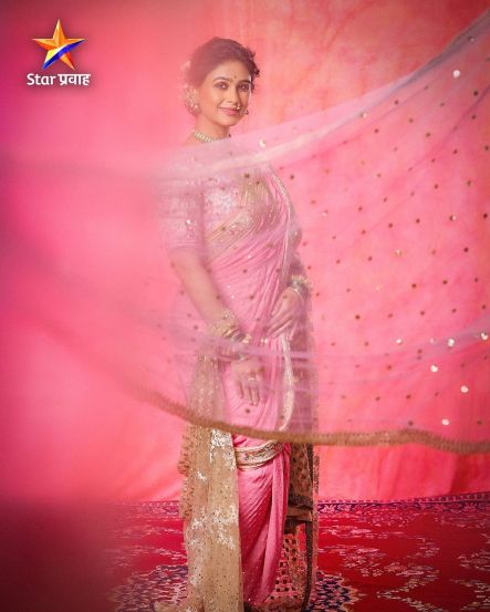 Mrunal Dusanis Pink Nauvari Saree