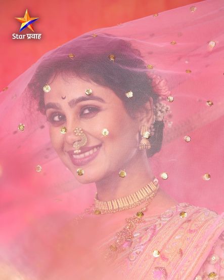 Mrunal Dusanis Pink Nauvari Saree