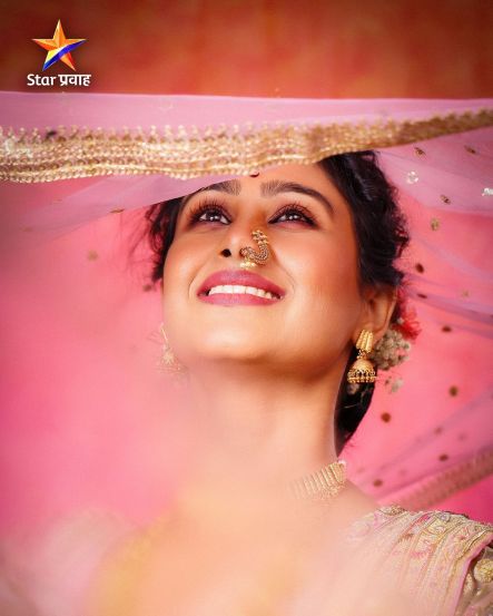 Mrunal Dusanis Pink Nauvari Saree