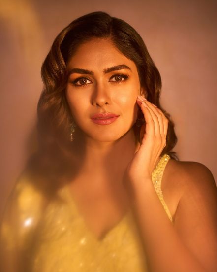 Mrunal Thakur Diwali 2024 Photoshoot