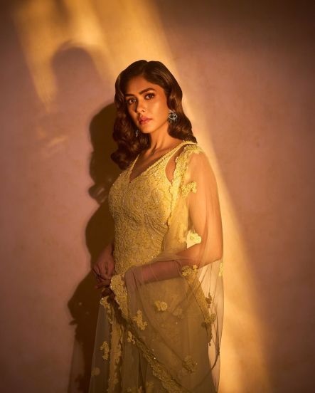 Mrunal Thakur Diwali 2024 Photoshoot