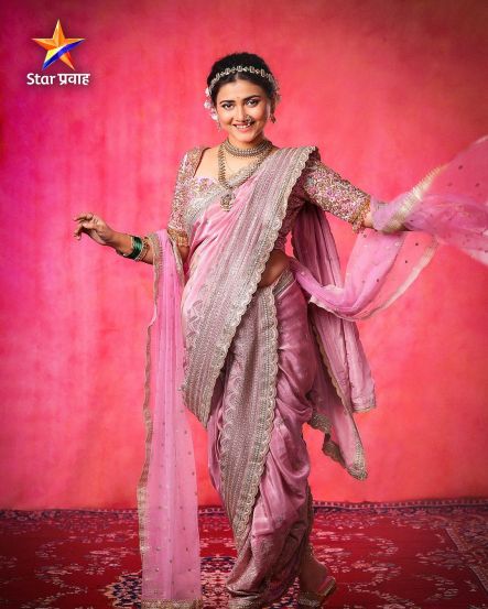 Navratri 2024 Actress Pink Saree