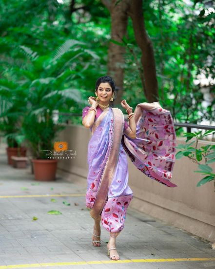 Navratri 2024 Actress Purple Saree Look