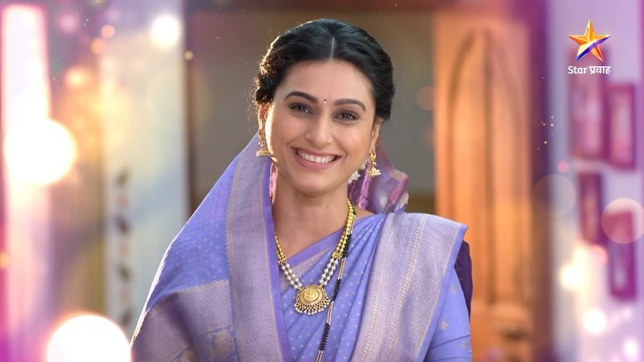 Navratri 2024 Actress Purple Saree Look