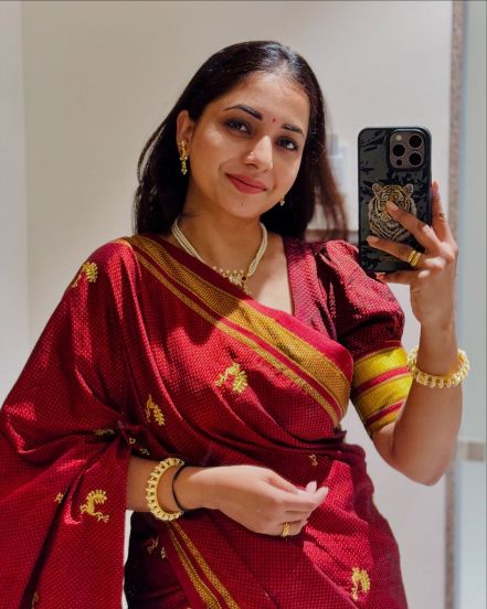 Navratri 2024 Marathi Actress Red Saree