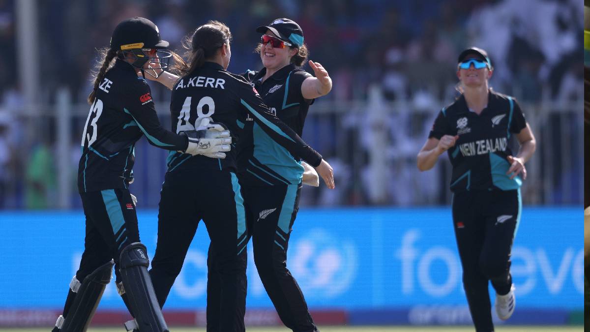 WI vs NZ : न्यूझीलंडने वेस्ट इंडिजचा धुव्वा उडवत पटकावलं फायनलचं तिकीट, दक्षिण आफ्रिकेविरुद्ध होणार जेतेपदाची लढत