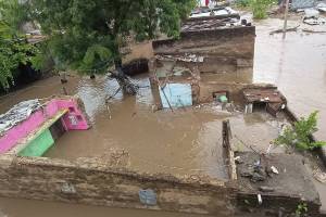 after nalganga dam overflowed water entered in malkapur and near villages houses damaged