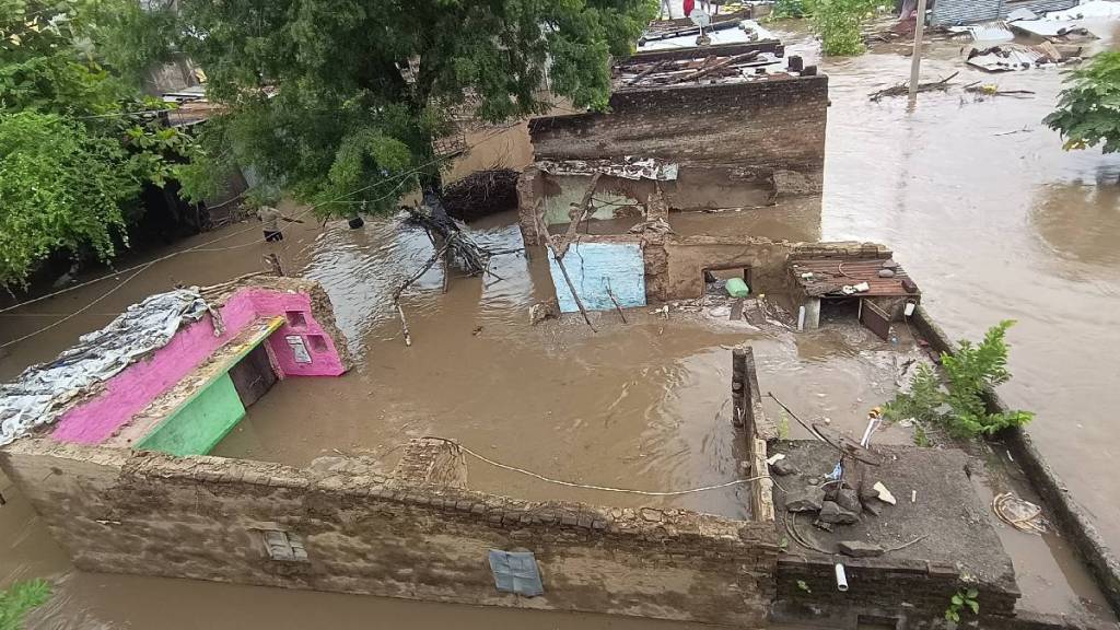 after nalganga dam overflowed water entered in malkapur and near villages houses damaged