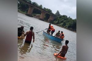 Three youths drowned Sangli, Durga idol, Sangli,