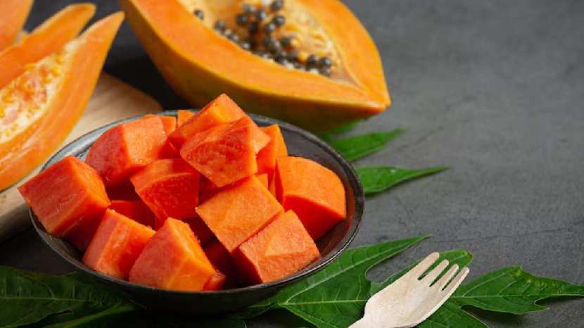 papaya leaves many times more beneficial than Botox