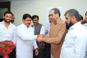 moreshwar bhondve joined Shivsena Thackeray,