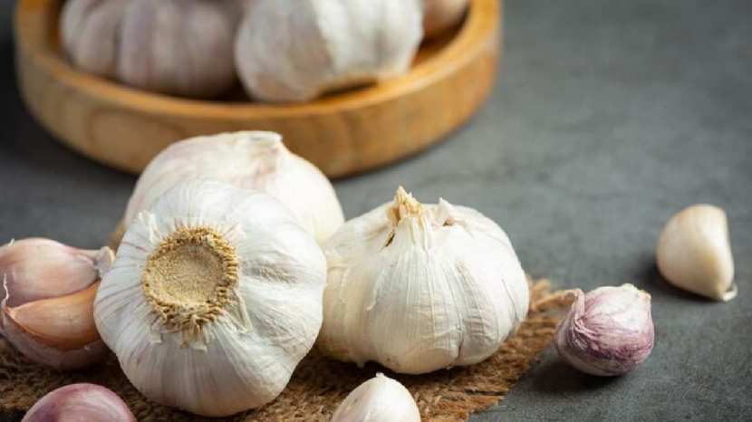 Raw Garlic For Acne