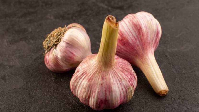 Raw Garlic For Acne