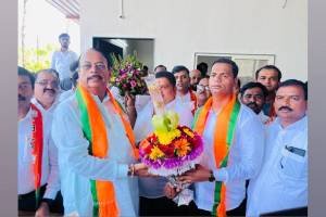 Shiv Sena deputy chief Tejas Mhaskar joined BJP in presence of Kathore on Wednesday