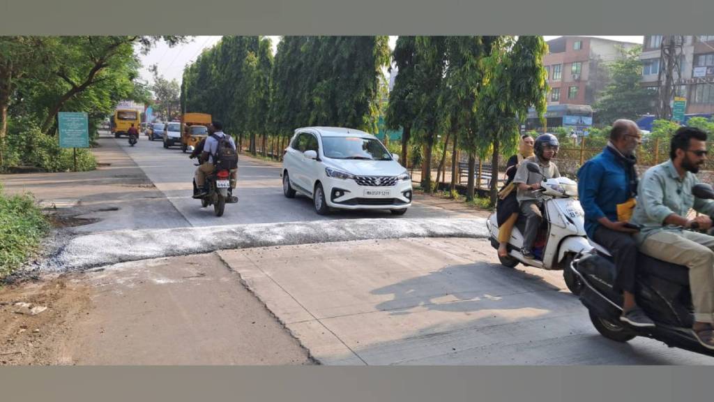 Kaveri Chowk in Dombivli MIDC is prone to accidents due to hawkers traffic and vehicles in chowk