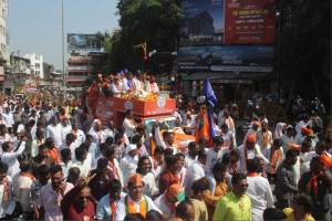 in nashik Heavy traffic disrupted in central city party candidates showcased shaktipradarshan during filings