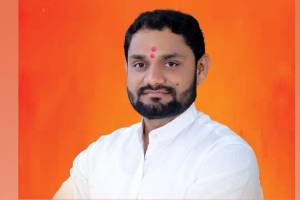 chandrapur mns district president Mandeep Rode has cheated chief Raj Thackeray