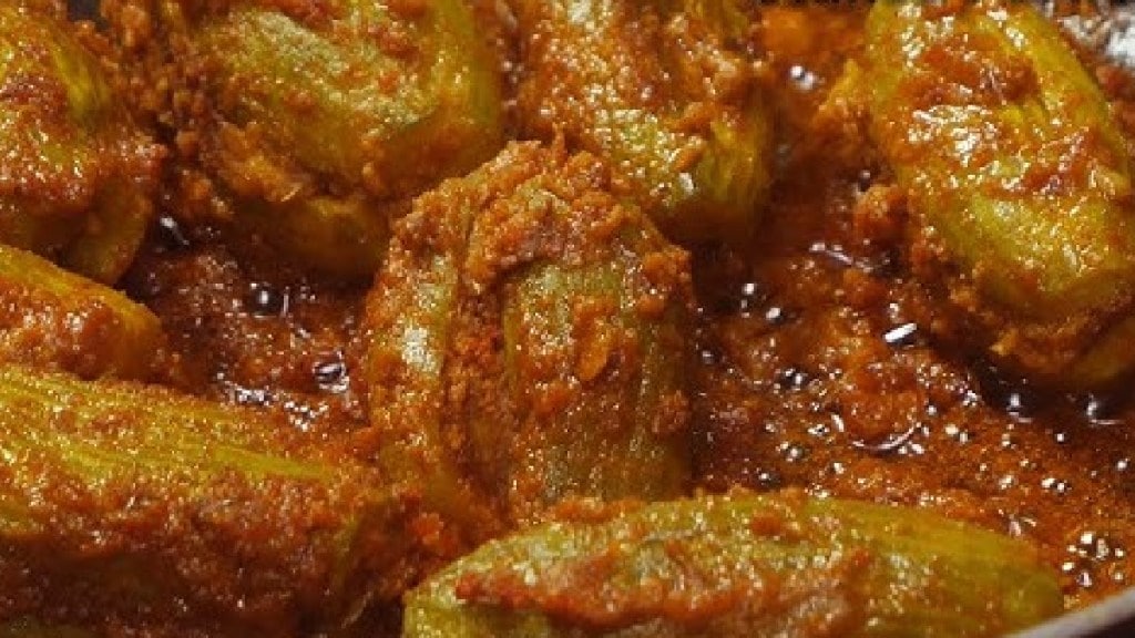 Benefits of snake gourd snake gourd stufed recipe in marathi padaval bhaji recipe in marathi