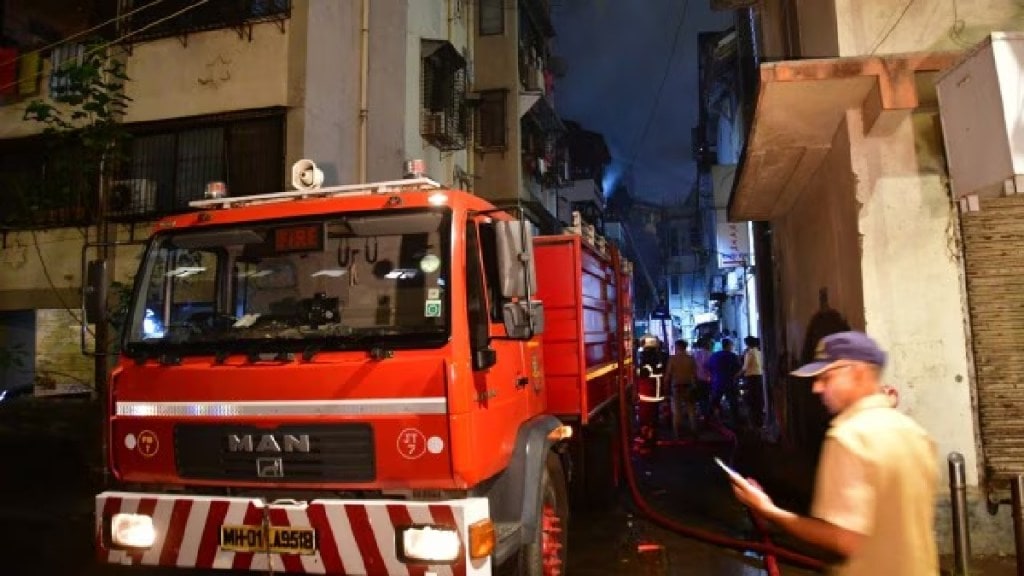 chembur fire breaks out