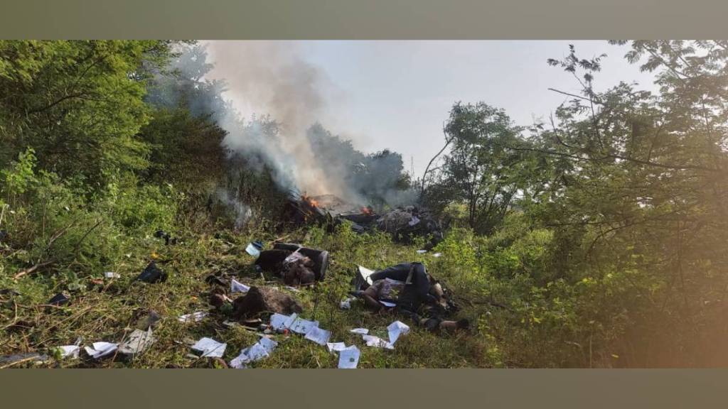 three people have died after helicopter crashed in Punes Bavdhan