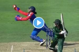 IND W vs PAK W Richa Ghosh One handed Stunner Catch