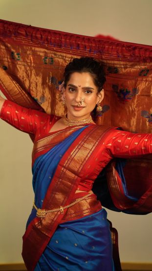 Priya Bapat Blue Paithani Nauvari Saree