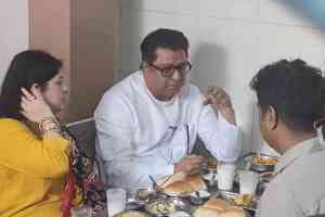 Raj Thackeray Ate Mamledar Misal In Thane