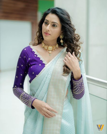 Reshma Shinde Sky Blue Nauvari Saree