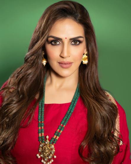 esha deol Navratri photos, esha deol new photos on Instagram, 