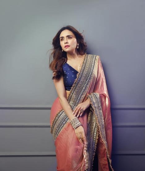 amruta khanvilkars new saree look