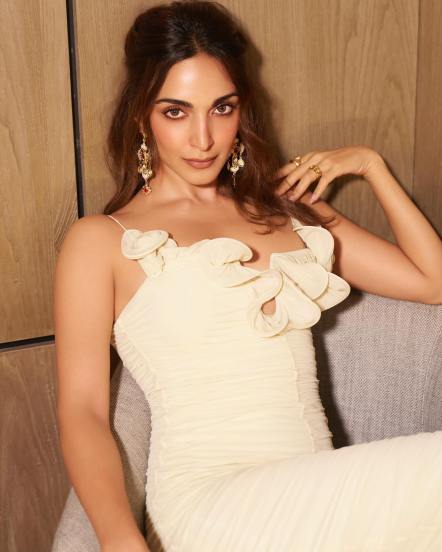 Kiara Advani hot look