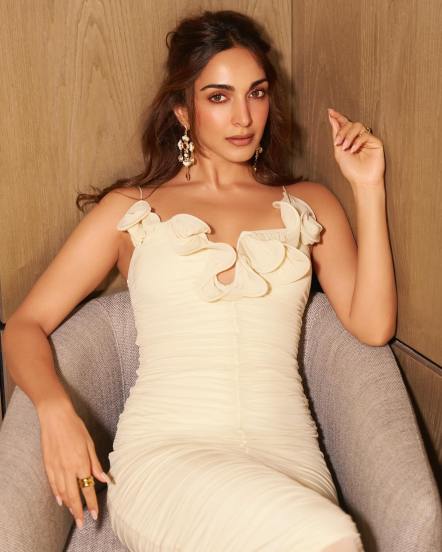 Kiara Advani hot look