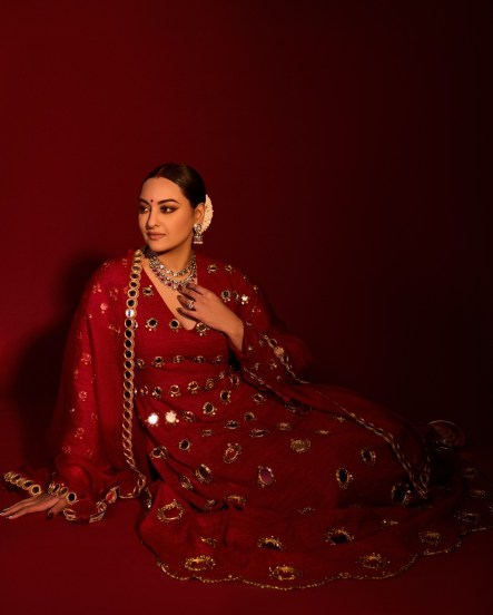 Sonakshi Sinha and Zaheer Iqbal Diwali look, Sonakshi Sinha and Zaheer Iqbal Diwali Photoshoot