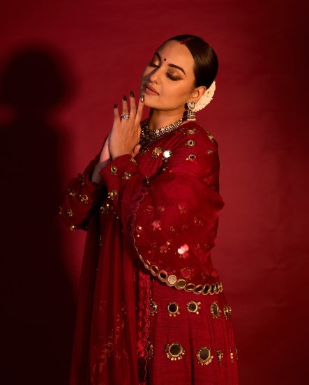 Sonakshi Sinha and Zaheer Iqbal Diwali look, Sonakshi Sinha and Zaheer Iqbal Diwali Photoshoot