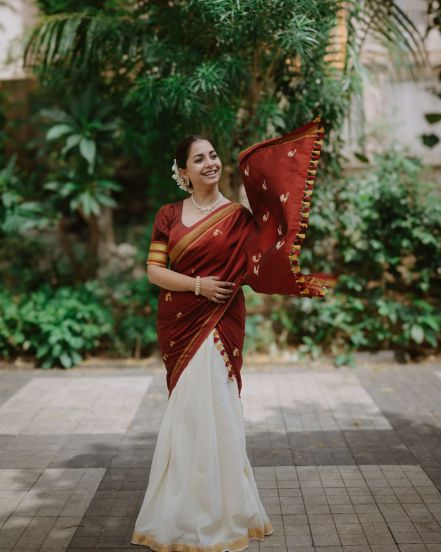 Sayali Sanjeev Khun Lehenga Look