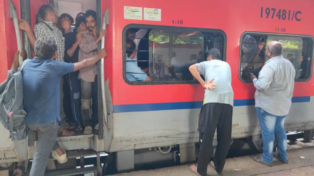 Stampede at Bandra Station