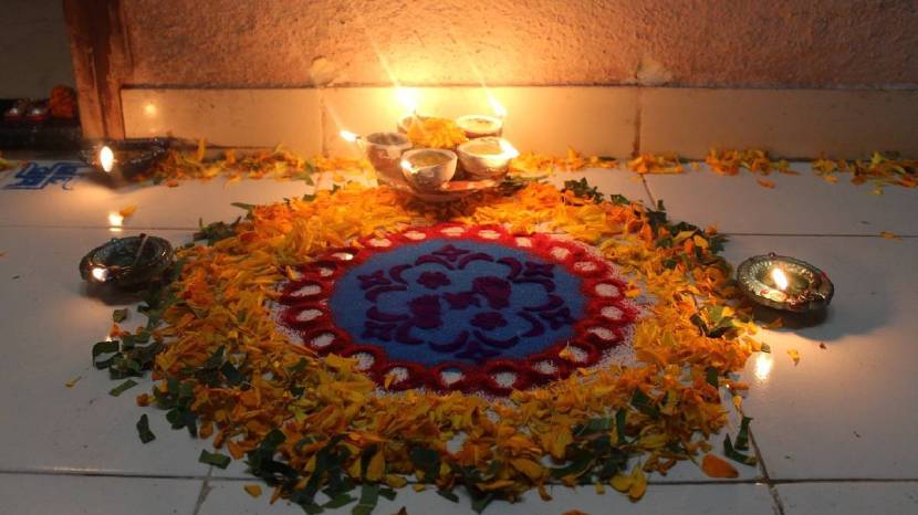 Tips to create a floral rangoli for Diwali