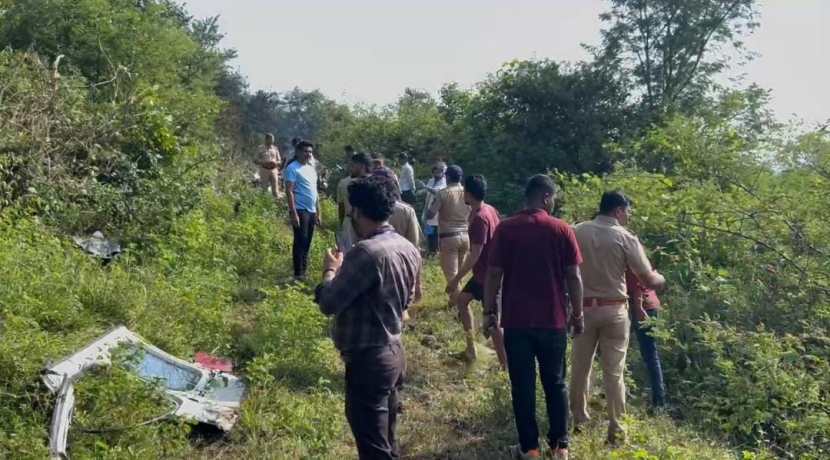 हेलिकॉप्टर कोसळल्याच्या घटनेची माहिती मिळताच हिंजवडी पोलीस घटनास्थळी दाखल झाले असून पुढील तपास सुरू आहे.