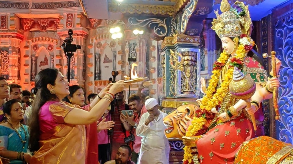 Rashmi Thackeray, Maha Aarti, Tembhinaka,