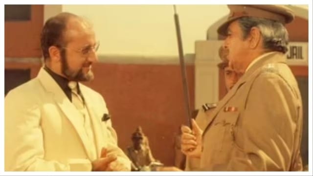 anupam kher with dilip kumar in karma movie