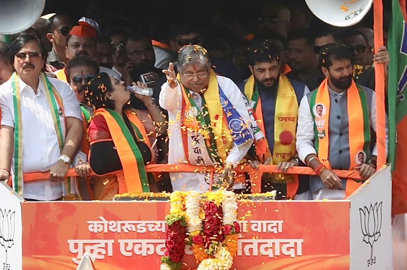 Chandrakant patil, BJP candidate from Kothrud constituency, road show on his way to filing nominations, maharashtra assembly elections