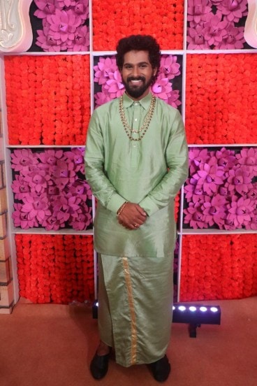 Zee Marathi Award 2024 Red Carpet Look