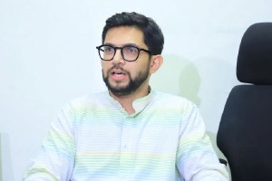 aditya Thackeray allegation eknath shinde