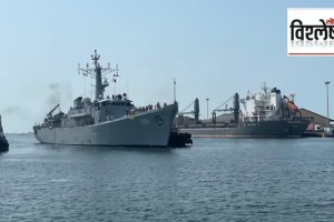 Indian warships at iran port